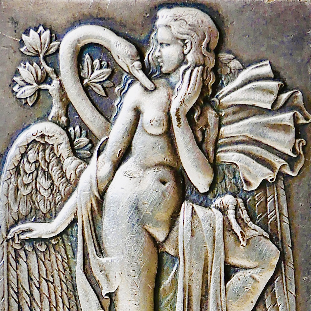 Broche Art Deco, Bronze Argenté, Femme et Cygne,, France