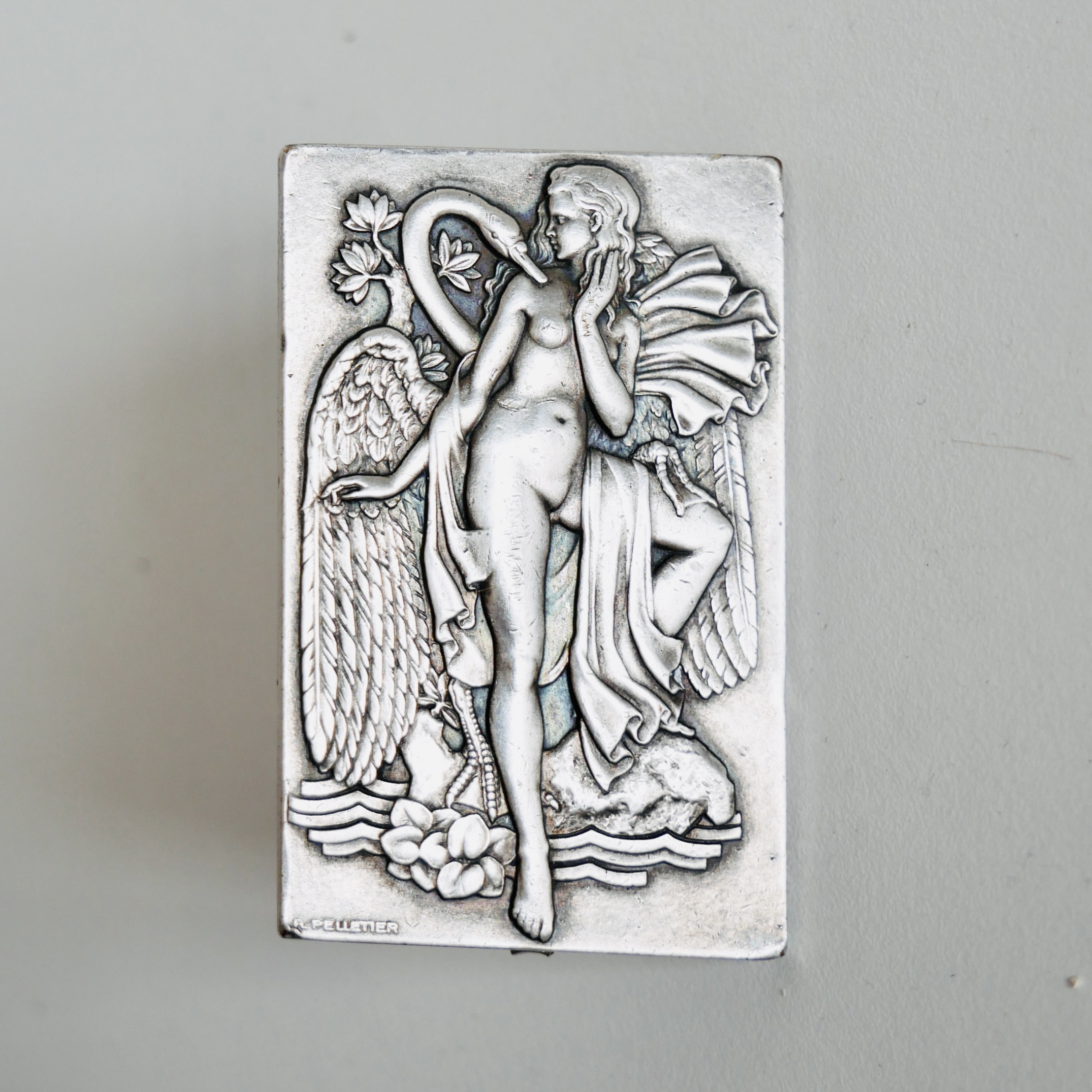 Broche Art Deco, Bronze Argenté, Femme et Cygne,, France - 2