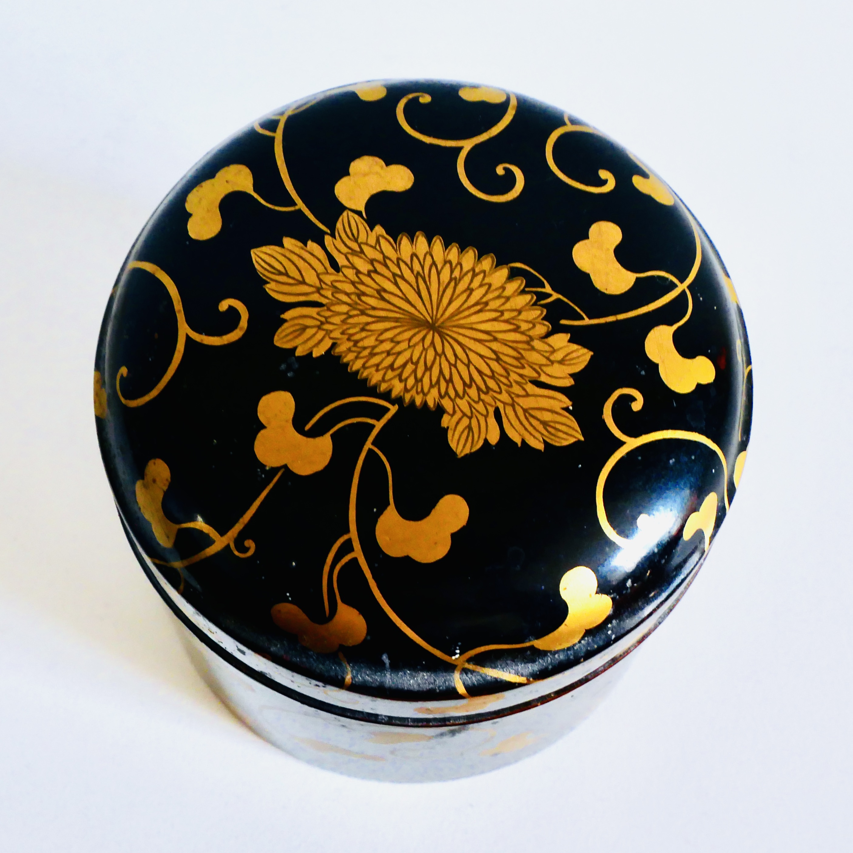 Set of Two Small Black Lacquer Boxes with Floral and Plant Motifs in Maki-e, Japan, Kyoto, Meiji period - 5