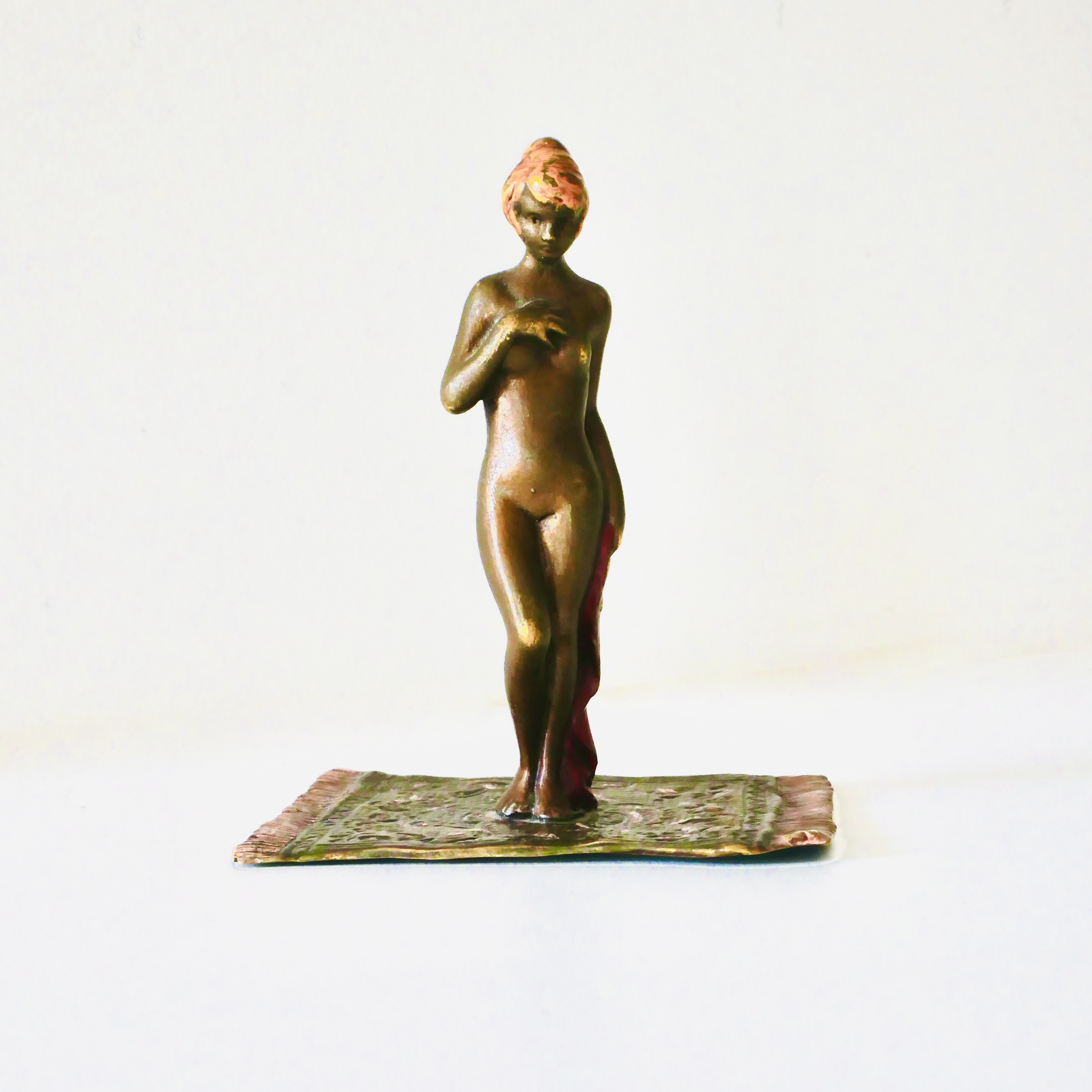 Bronze de Vienne, Jeune Femme Nue sur Tapis Oriental, Autriche, debut 20e - 2