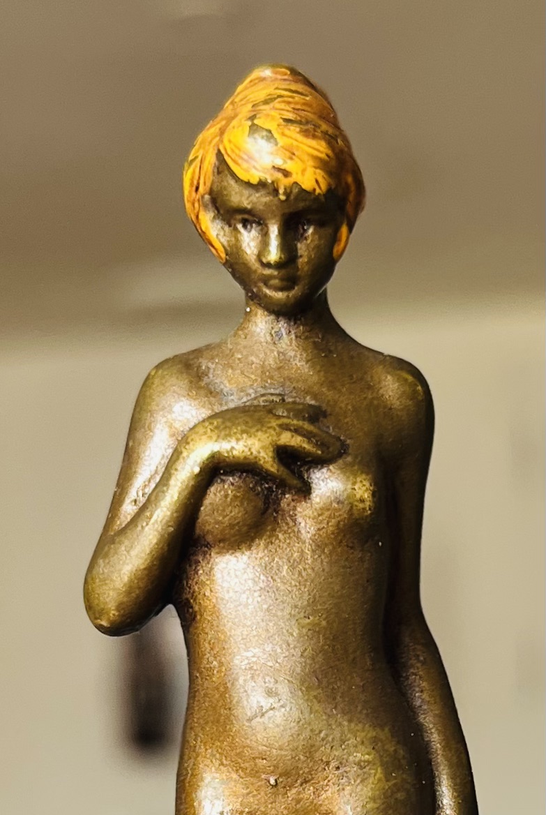 Bronze de Vienne, Jeune Femme Nue sur Tapis Oriental, Autriche, debut 20e - 11